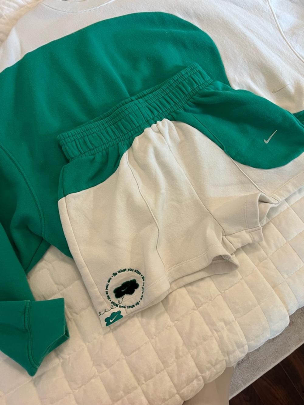 Vintage Nike White and Green Colorblock Women's Cropped Sweatshirt/shorts set